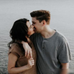 被男生用私密照威胁结婚,揭秘网络隐私与情感勒索的阴影